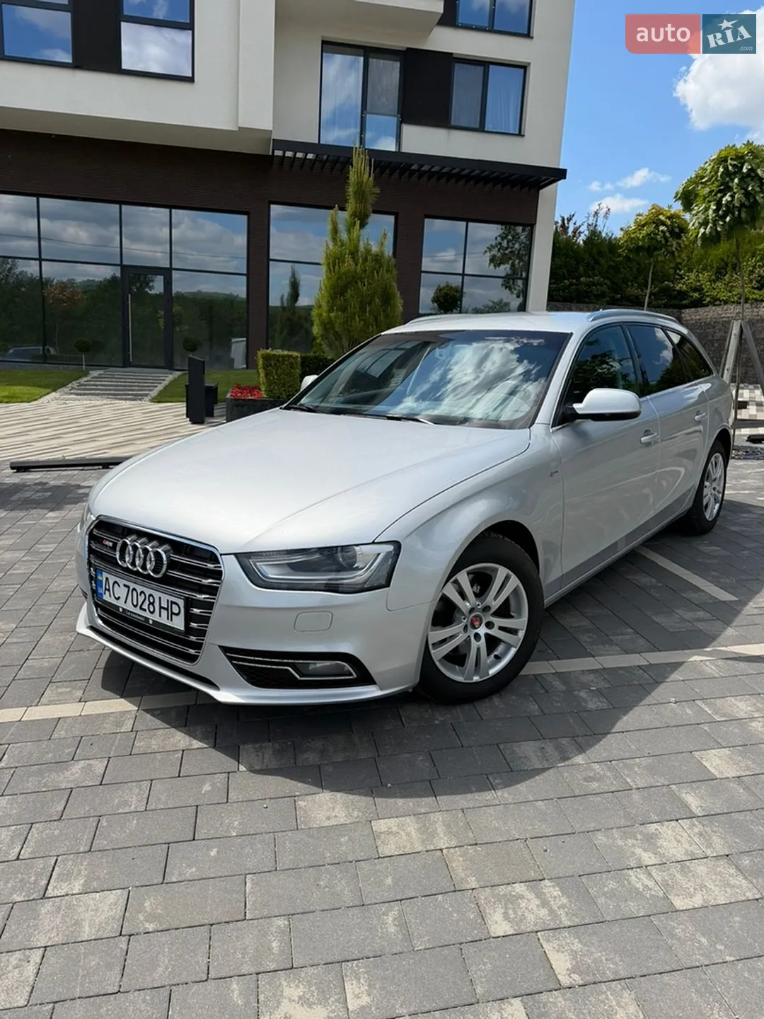 2012 Audi A4 - мініатюра 2