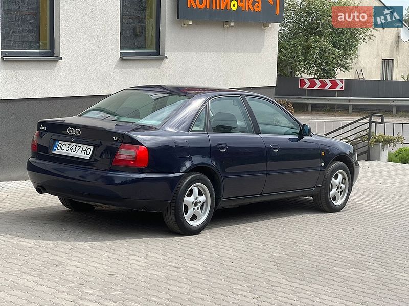 Седан Audi A4 1997 в Львове