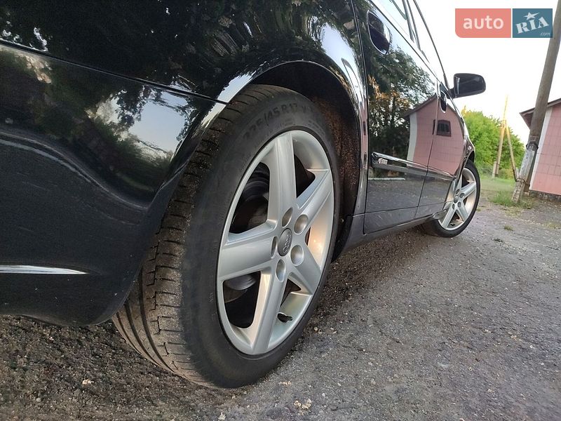Универсал Audi A4 2005 в Хороле