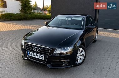 Седан Audi A4 2011 в Сторожинці