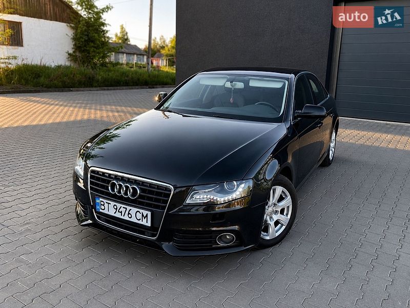 Седан Audi A4 2011 в Сторожинці