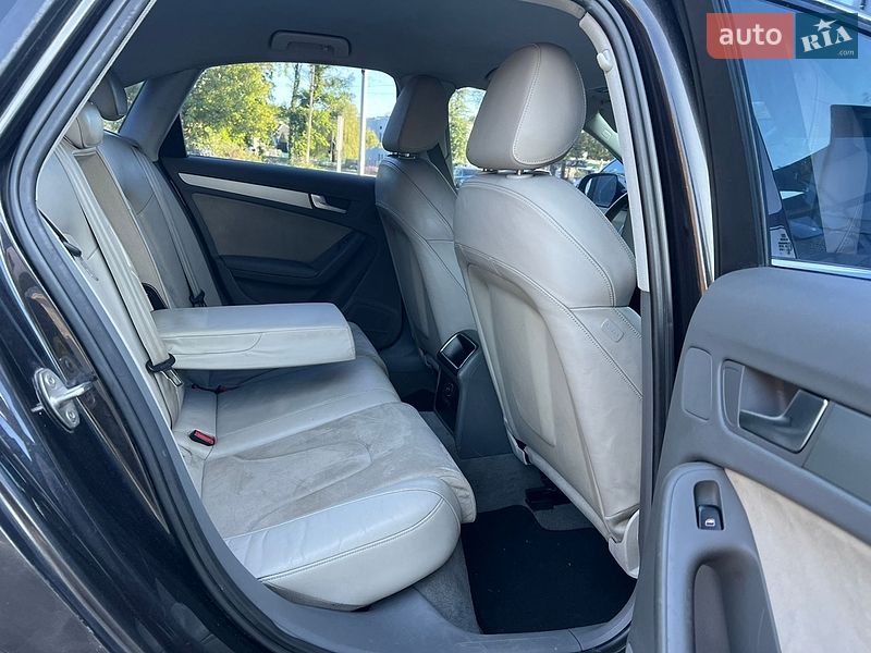 Седан Audi A4 2011 в Сторожинці