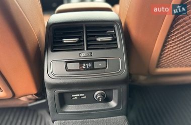 Седан Audi A4 2021 в Виннице