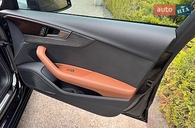 Седан Audi A4 2021 в Виннице