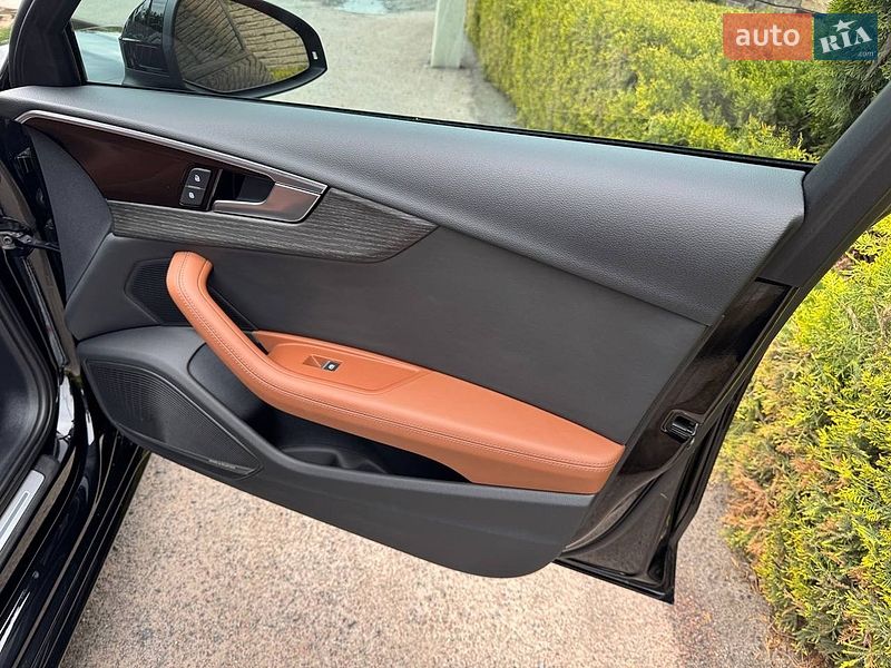 Седан Audi A4 2021 в Виннице