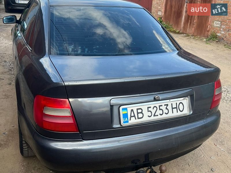 Седан Audi A4 1997 в Виннице