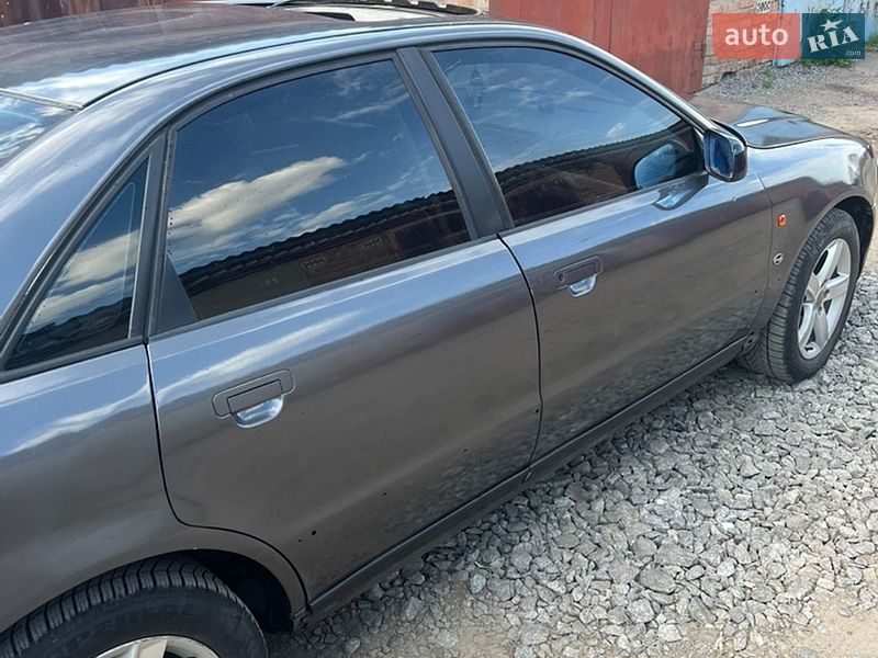 Седан Audi A4 1997 в Виннице