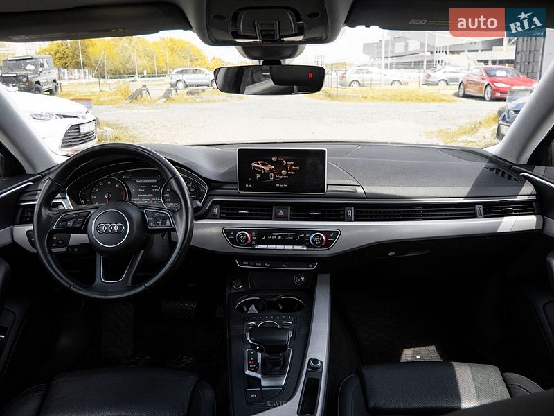 Седан Audi A4 2016 в Львове