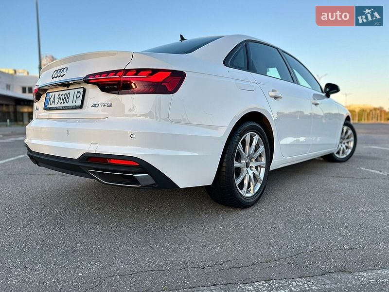 Седан Audi A4 2022 в Одессе