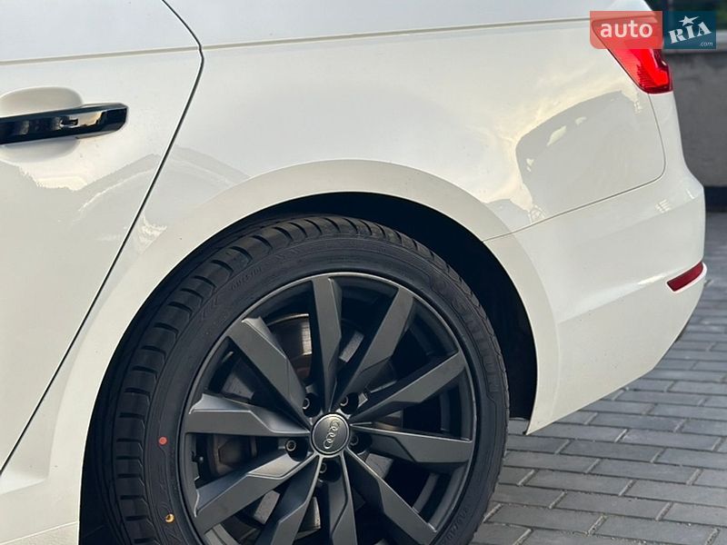 Седан Audi A4 2016 в Хмельницком