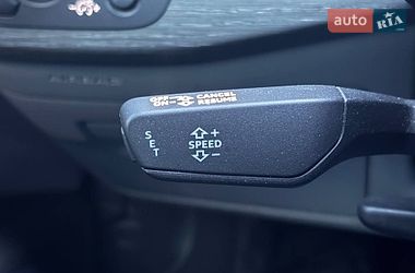 Седан Audi A4 2016 в Львове