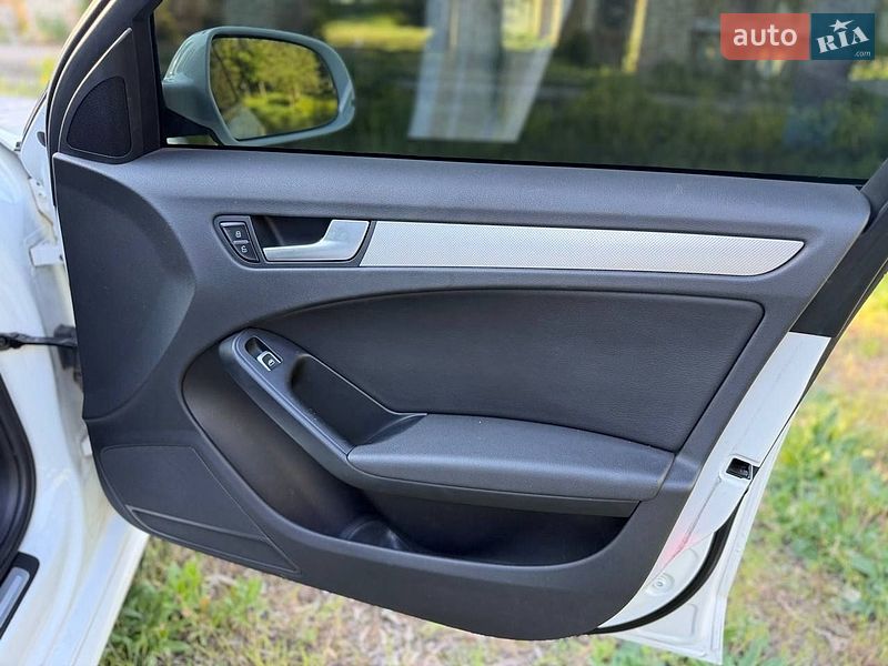 Седан Audi A4 2013 в Олександрії