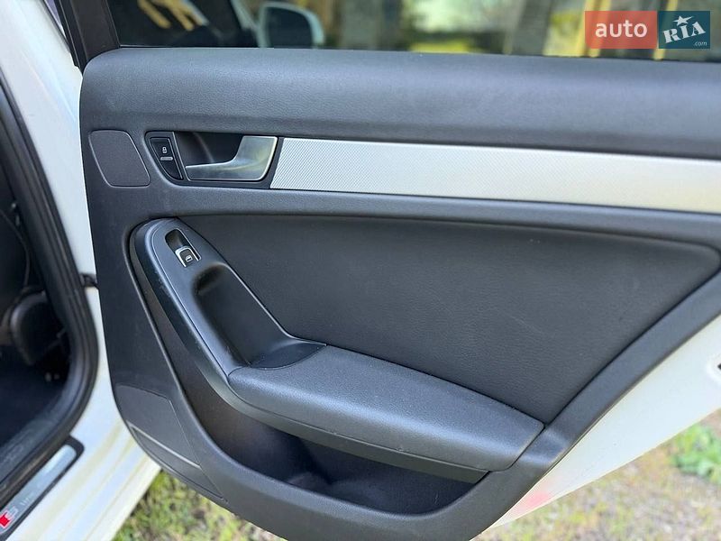 Седан Audi A4 2013 в Александрие