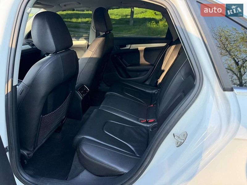Седан Audi A4 2013 в Александрие