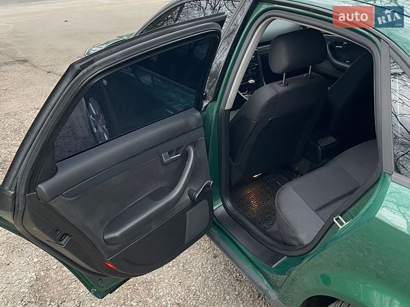 Седан Audi A4 2001 в Виннице