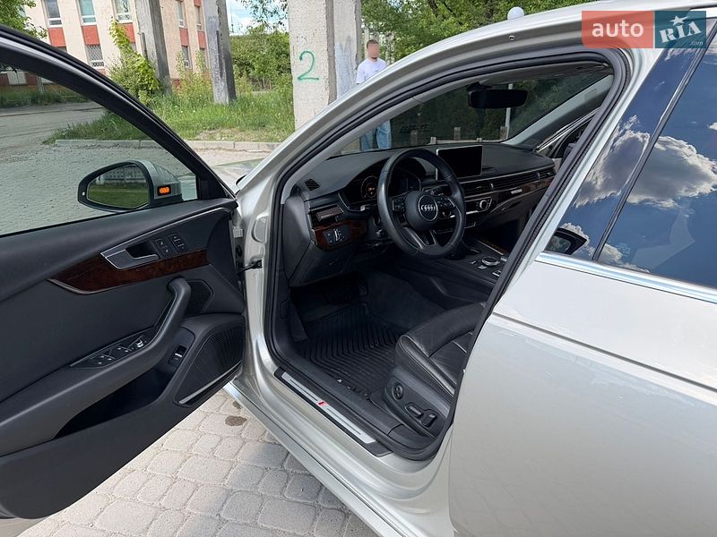 Седан Audi A4 2017 в Львові