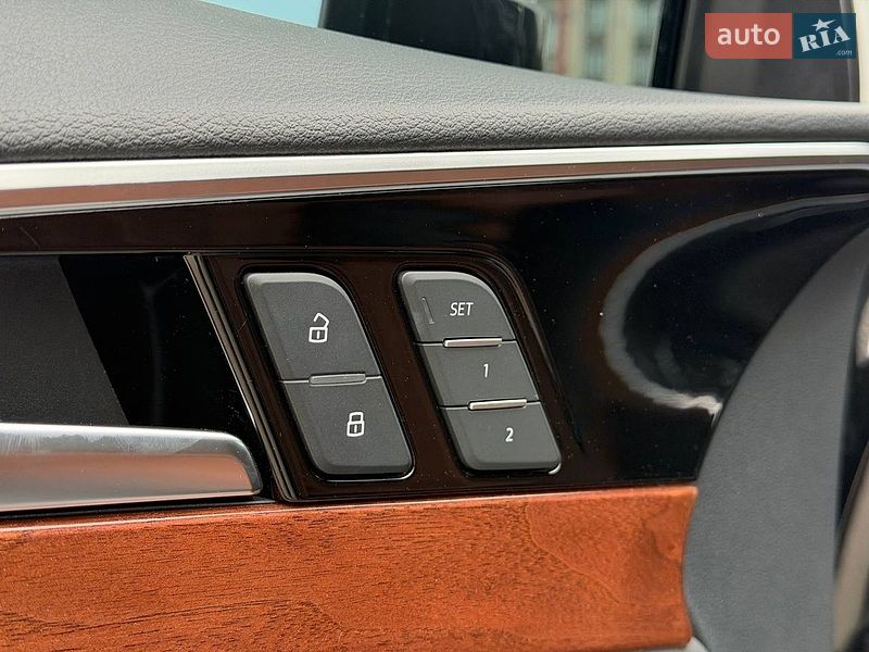 Седан Audi A4 2021 в Киеве
