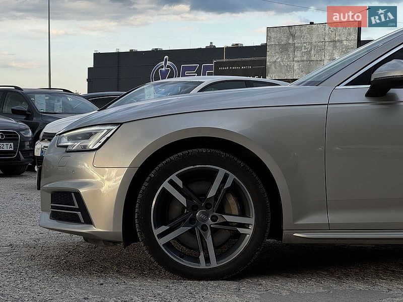 Седан Audi A4 2016 в Львове
