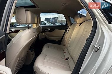 Седан Audi A4 2016 в Львове