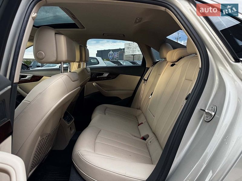 Седан Audi A4 2016 в Львове