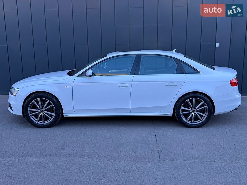 Седан Audi A4 2015 в Рівному