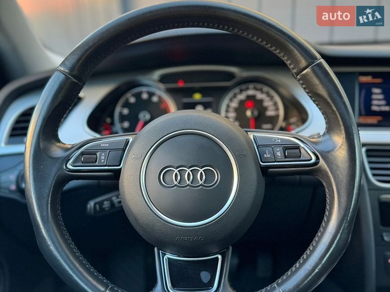 Седан Audi A4 2015 в Рівному