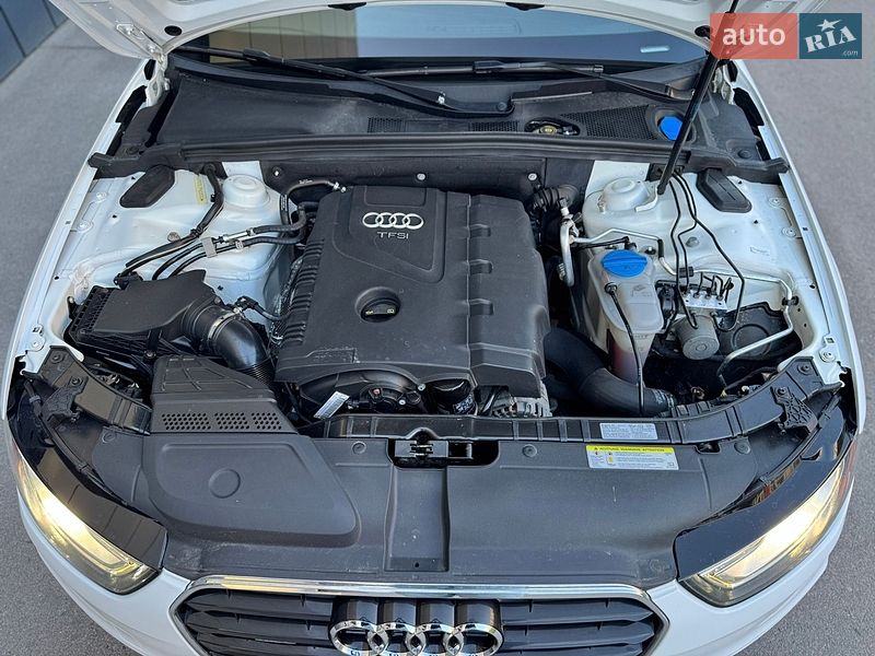 Седан Audi A4 2015 в Рівному