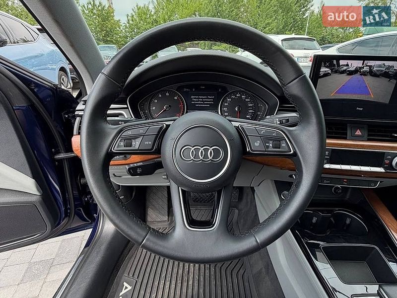 Седан Audi A4 2021 в Львове