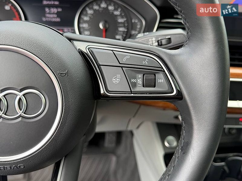 Седан Audi A4 2021 в Львове