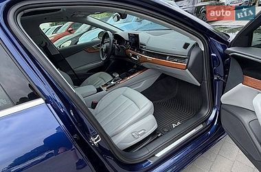 Седан Audi A4 2021 в Львове