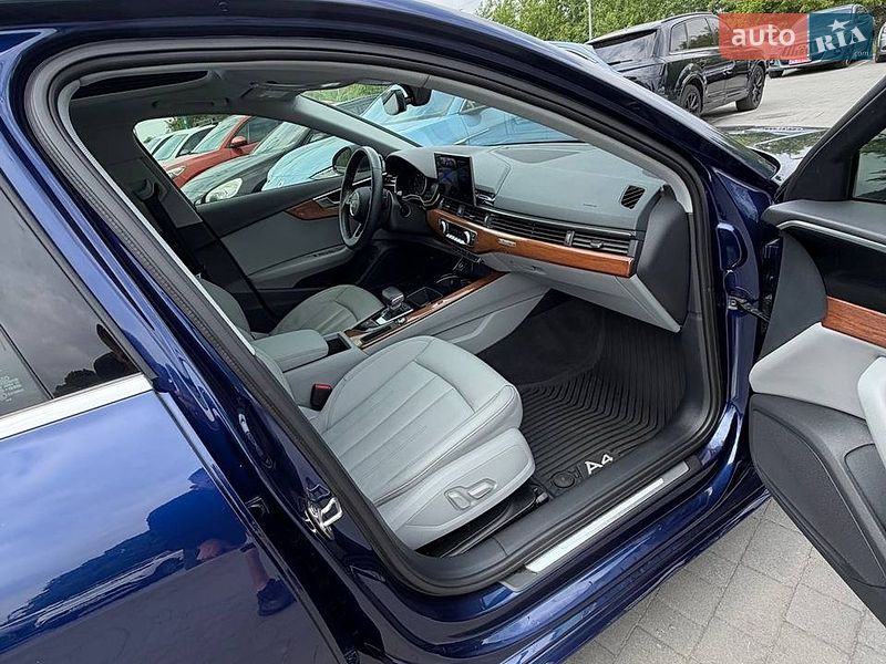Седан Audi A4 2021 в Львове