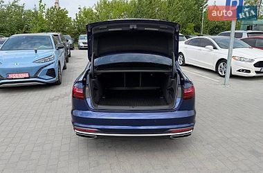 Седан Audi A4 2021 в Львове