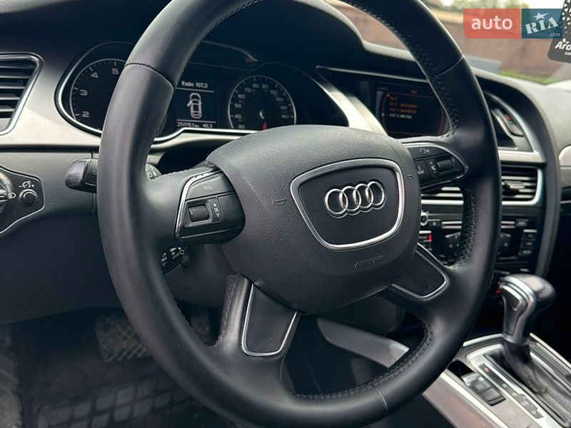 Седан Audi A4 2013 в Дніпрі