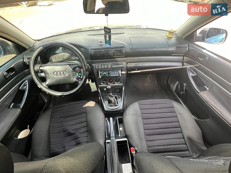 Седан Audi A4 1995 в Виннице