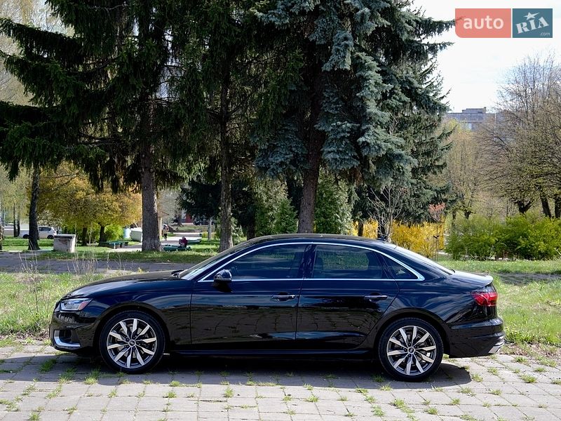 Седан Audi A4 2023 в Киеве