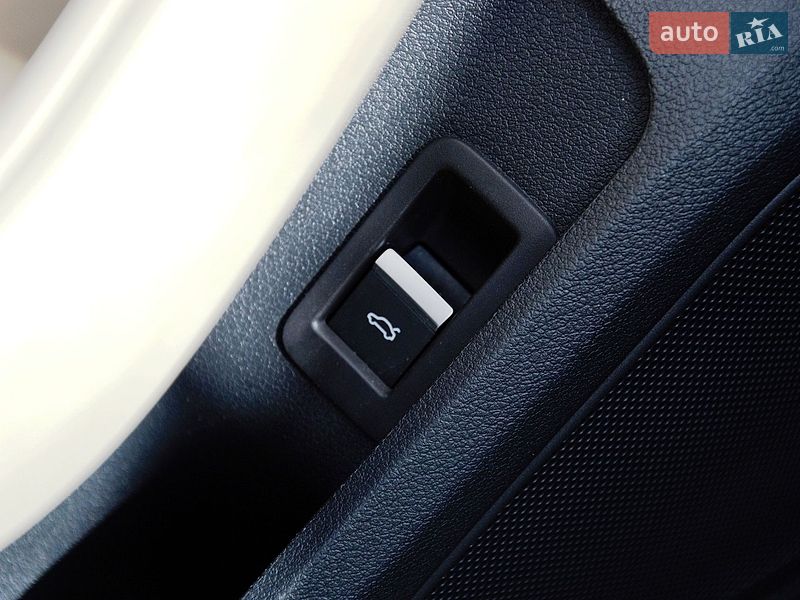 Седан Audi A4 2023 в Киеве