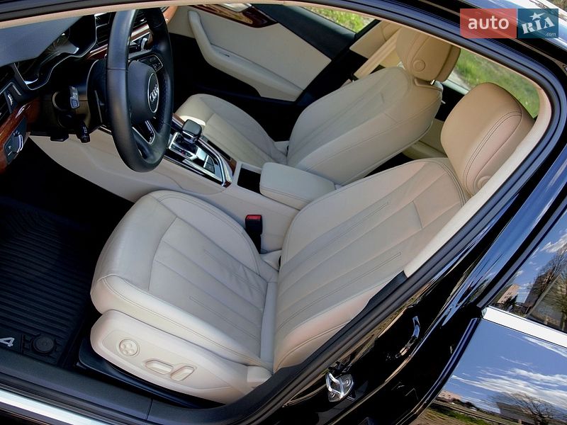Седан Audi A4 2023 в Киеве