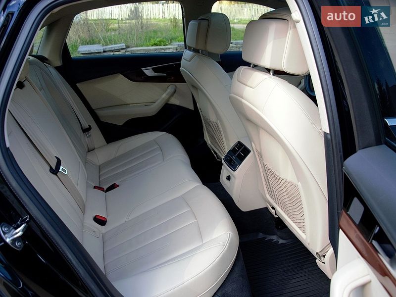Седан Audi A4 2023 в Киеве
