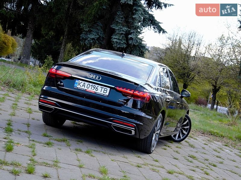 Седан Audi A4 2023 в Киеве
