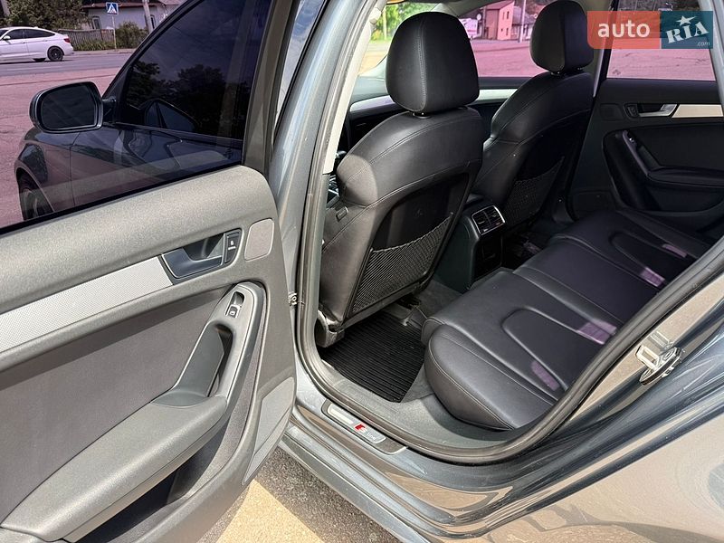 Седан Audi A4 2013 в Житомирі