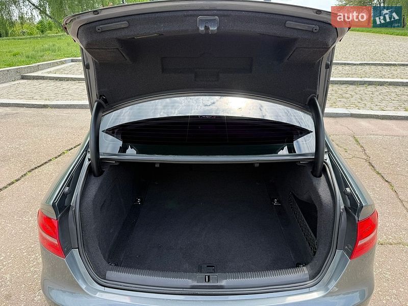 Седан Audi A4 2013 в Житомирі