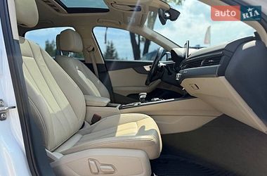 Седан Audi A4 2016 в Львове