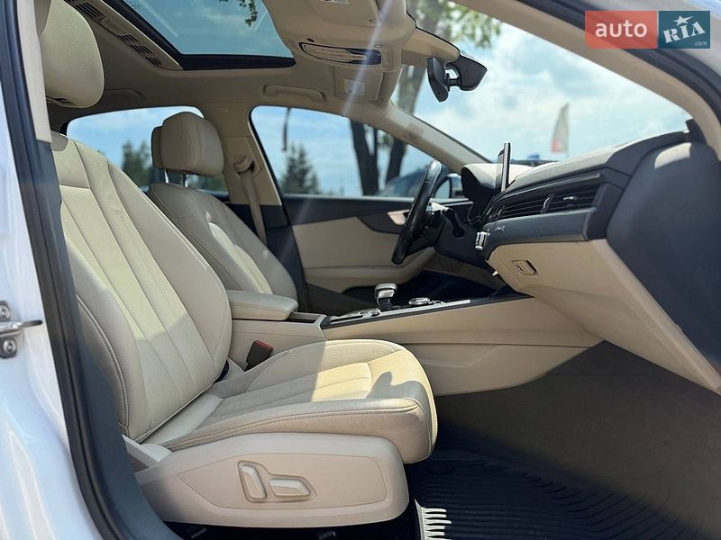 Седан Audi A4 2016 в Львове