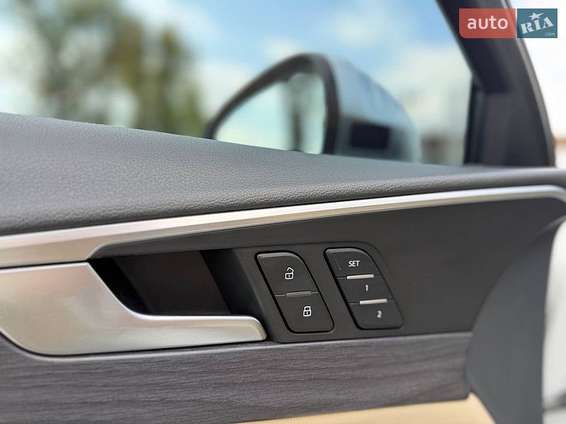 Седан Audi A4 2016 в Львове