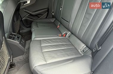 Седан Audi A4 2016 в Самборі