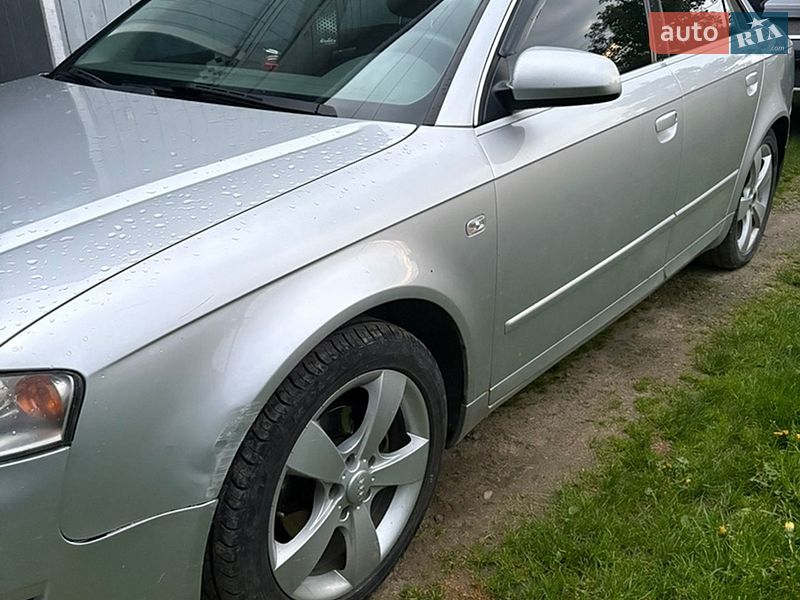 Седан Audi A4 2004 в Долине