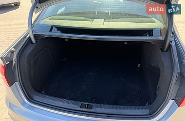 Седан Audi A4 2014 в Луцке