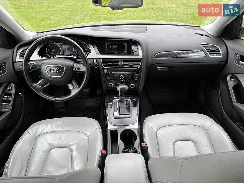 Седан Audi A4 2012 в Тернополе