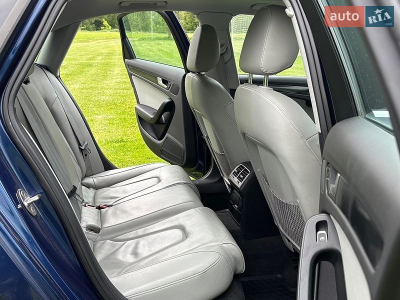 Седан Audi A4 2012 в Тернополе