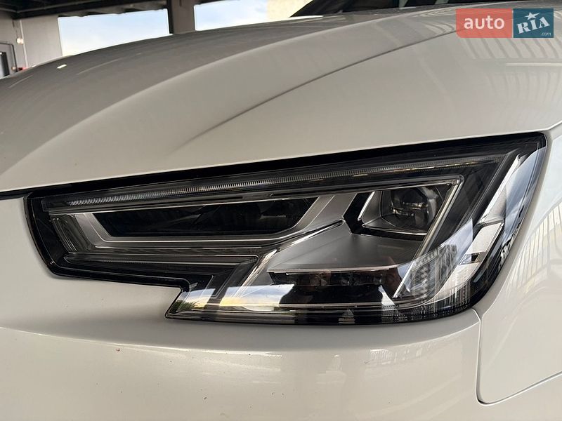Седан Audi A4 2016 в Харькове
